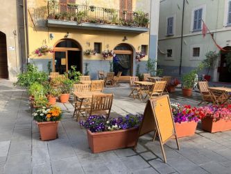 locale in vendita a Foligno, Centro Storico, Piazza XX Settembre